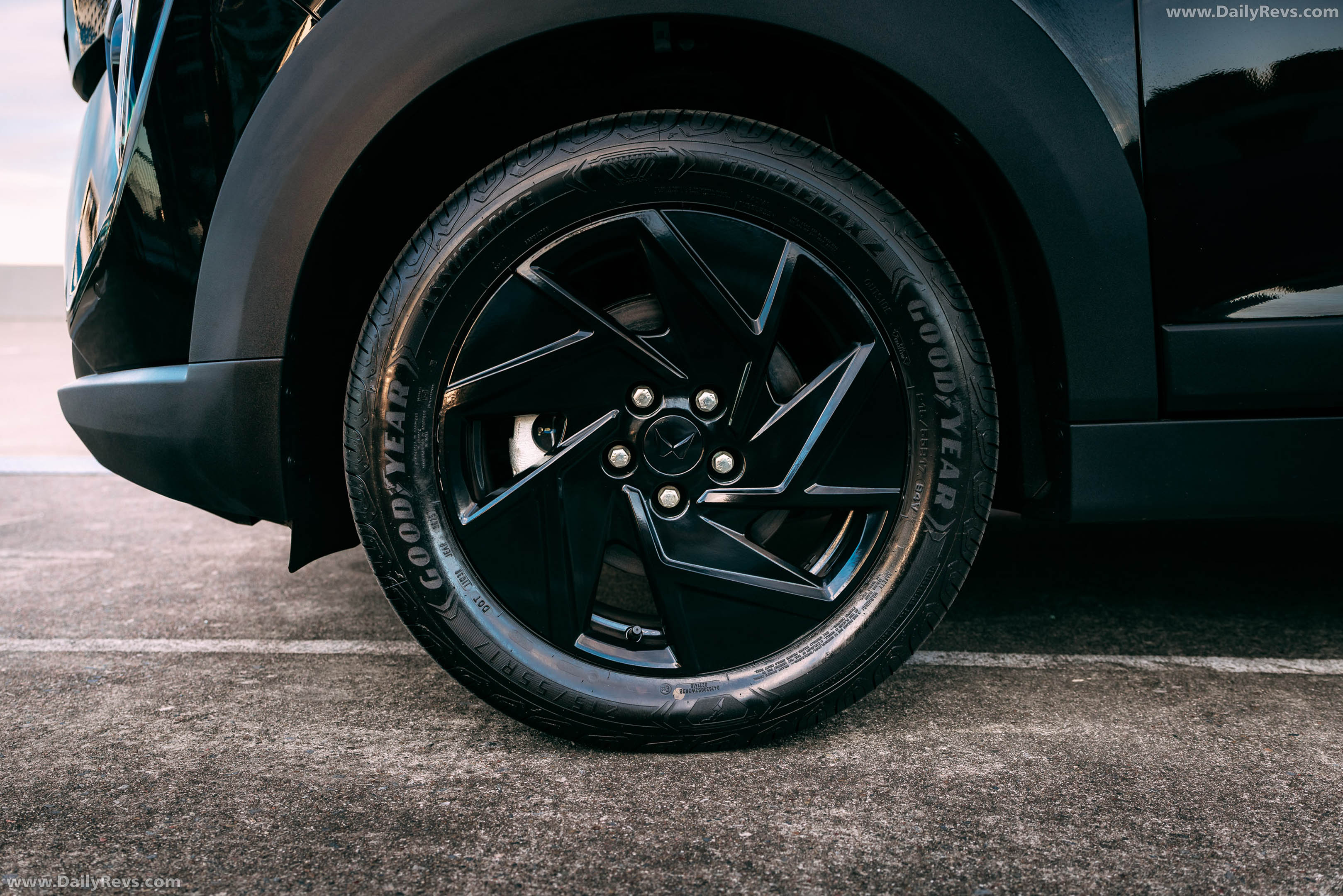 2026 Mahindra Motors XUV 3XO Black Anniversary Edition Exterior